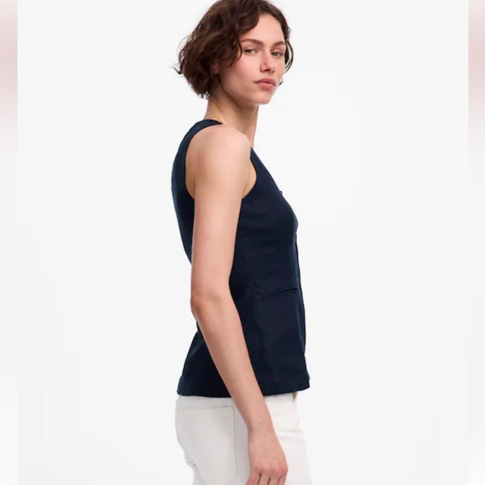 Madewell Scoopneck Cutaway Vest in linen - Picture 3 of 7